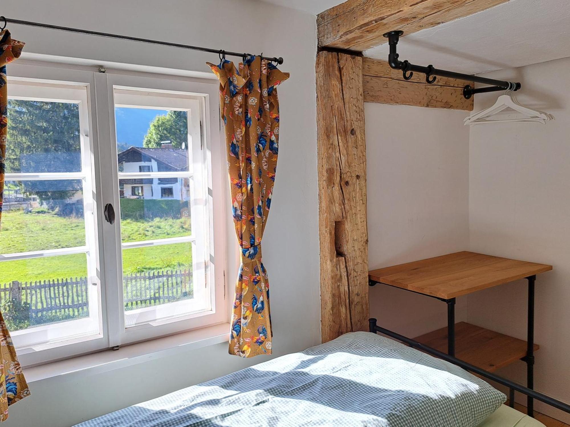 Neu! Ferienwohnungen Im Lueftlmalereck, Hennalahaus Oberammergau Eksteriør bilde