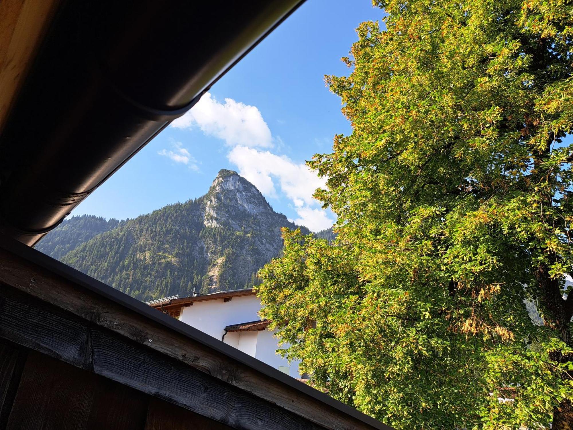 Neu! Ferienwohnungen Im Lueftlmalereck, Hennalahaus Oberammergau Eksteriør bilde